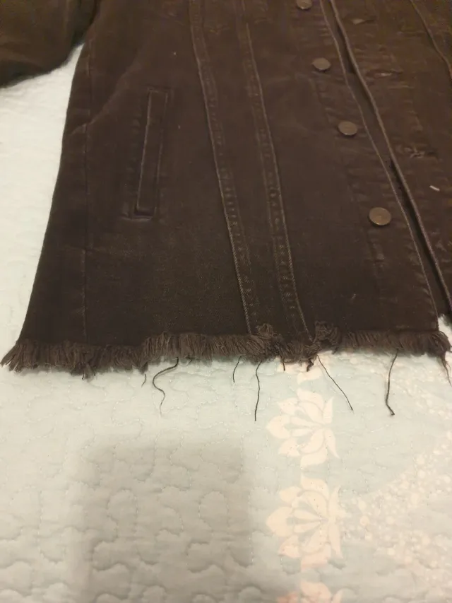 Giubbotto denim nero taglia M con toppe