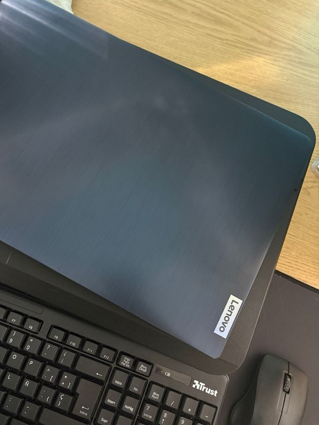 Lenovo IdeaPad 3 15ALC6 Portátil