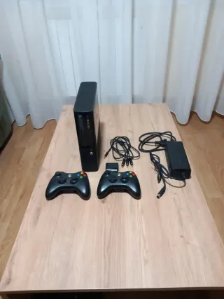 Xbox 360 500GB + 2 Mandos + Juegos