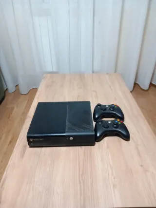 Xbox 360 500GB + 2 Mandos + Juegos