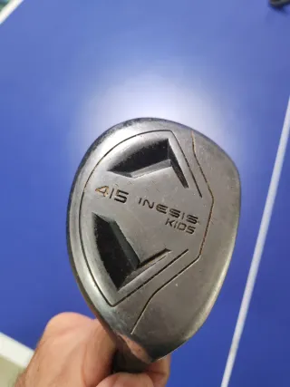 Palos de golf junior: putter e híbrido 4