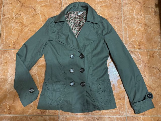 Gabardina verde mujer