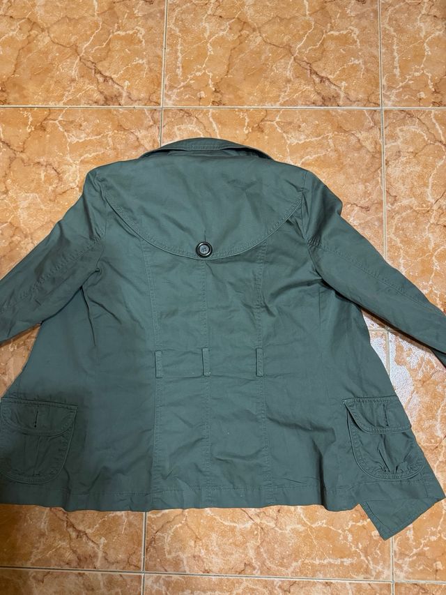 Gabardina verde mujer