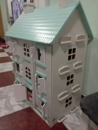 Casa de muñecas con luz