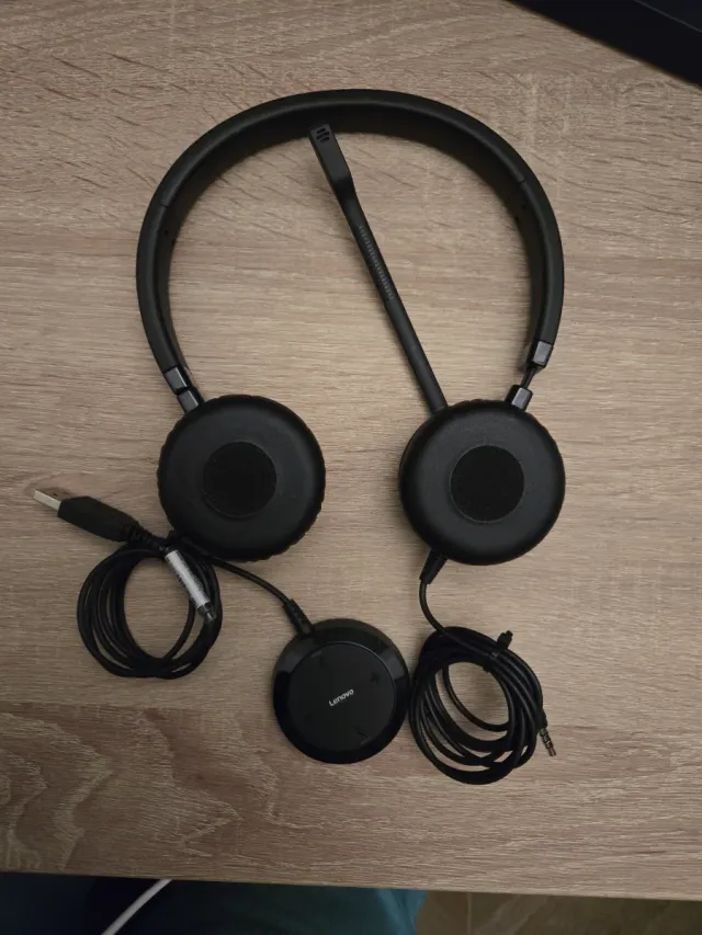 Cascos Lenovo Pro Wired Stereo VoIP Negros