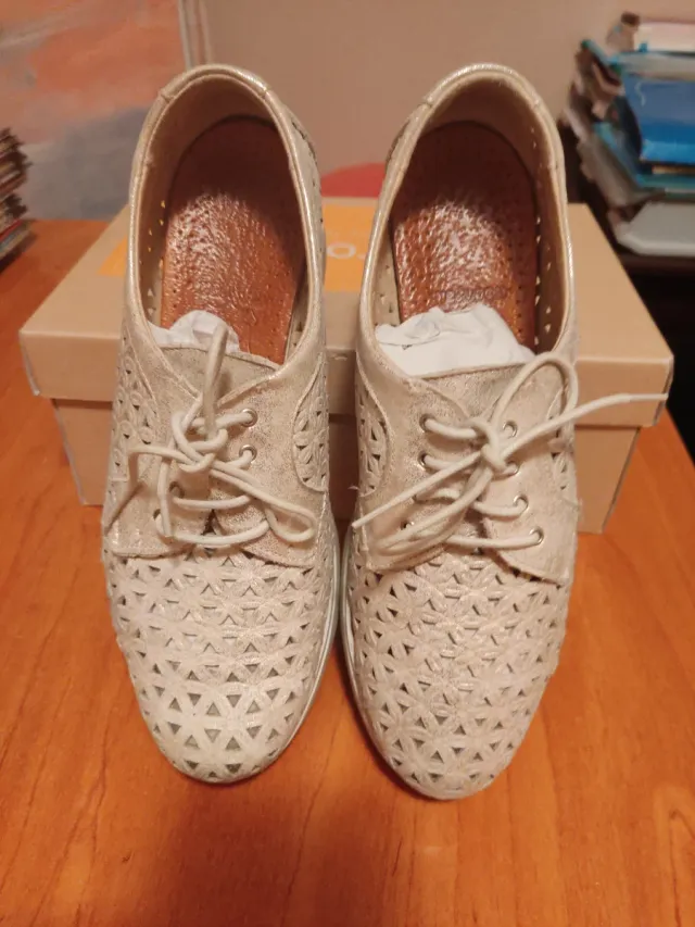 Zapatos Pitillos Piel Beige/Oro