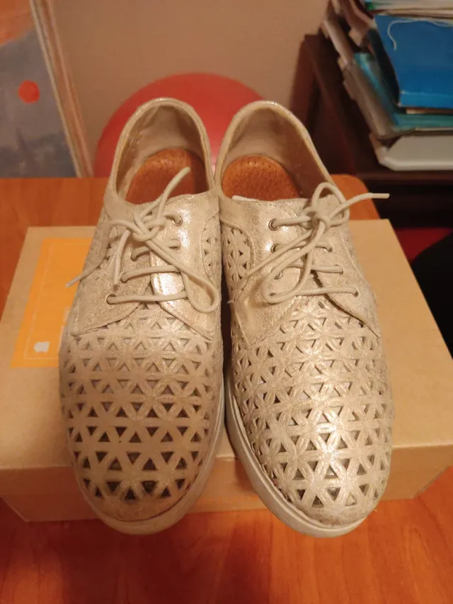 Zapatos Pitillos Piel Beige/Oro