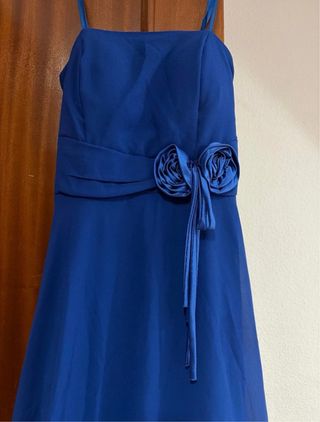 Vestido de fiesta azul con flores