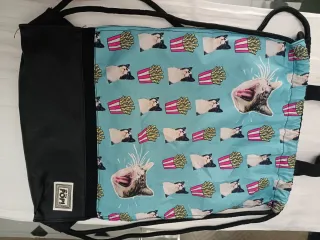 Mochila y riñonera gatos y patatas fritas