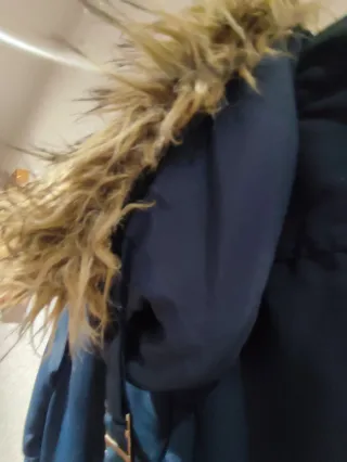 Abrigo calentito con capucha