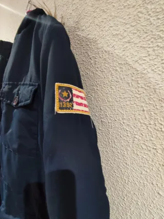 Abrigo calentito con capucha