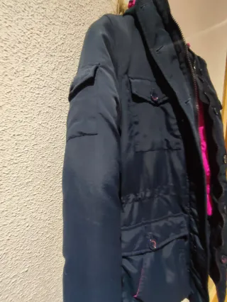 Abrigo calentito con capucha