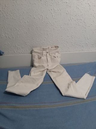 Pantalón Blanco Stradivarius Talla 32