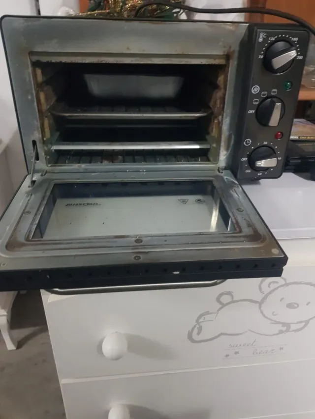 Forno elétrico pequeno