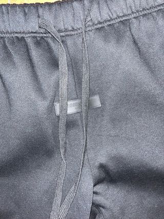 Pantalón ESSENTIALS Negro Talla S/M