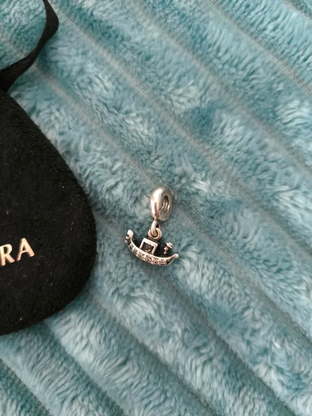 Charm Pandora exculivo venecia Plata