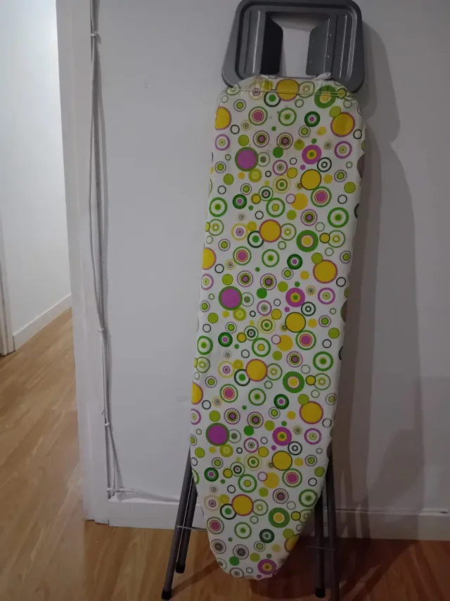 Tabua de passar roupa dobrável