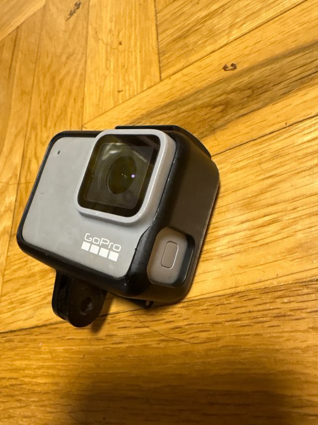 GoPro 7 Bianca + Accessori