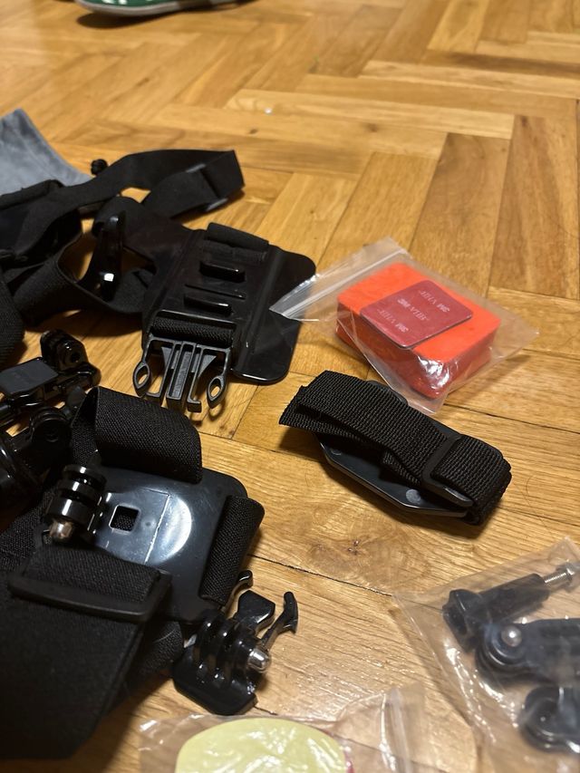 GoPro 7 Bianca + Accessori