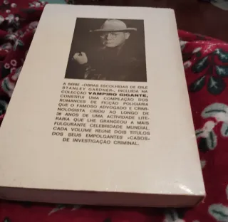 Livro de Mistérios Usado