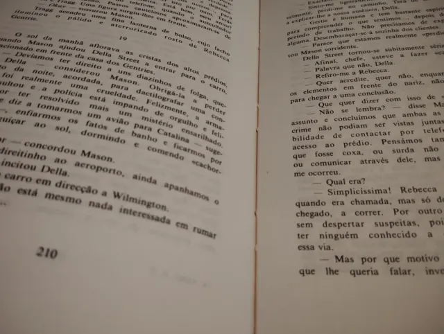 Livro de Mistérios Usado