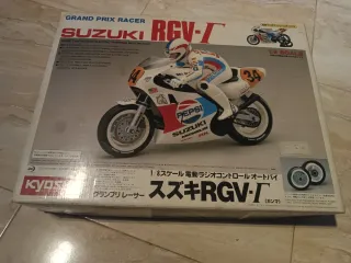 Moto RC Suzuki RGV-Γ 1:8 Kyosho