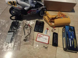 Moto RC Suzuki RGV-Γ 1:8 Kyosho