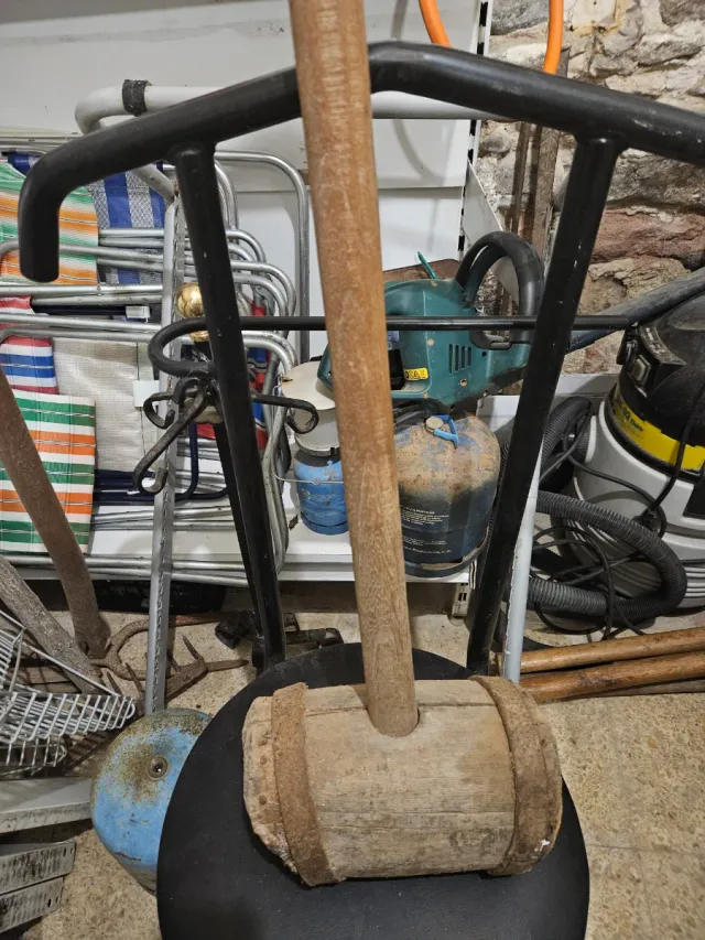 Mazo de madera antiguo