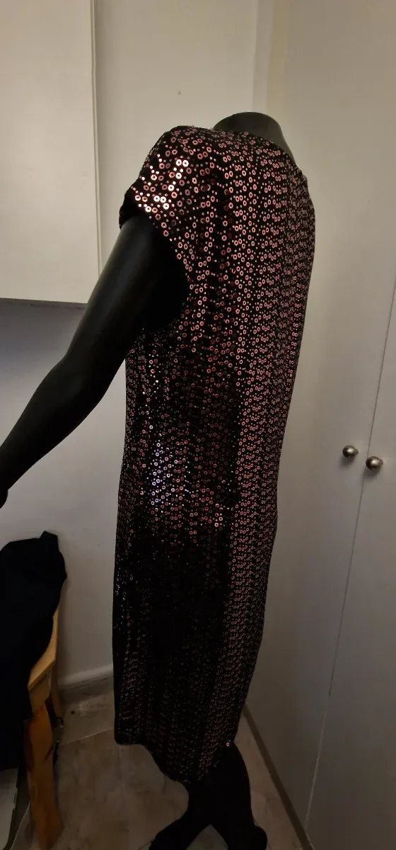 Vestido lentejuelas negro y rosa