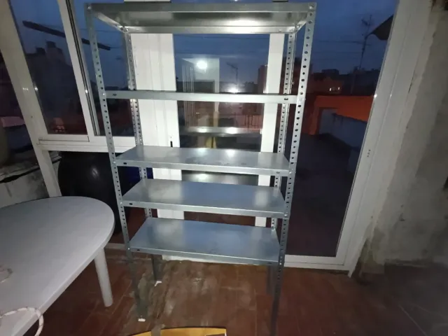 Estantería de aluminio