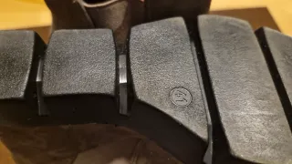 Botín de cuña color taupe