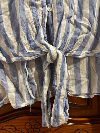 Camisa de rayas azules y blancas talla S