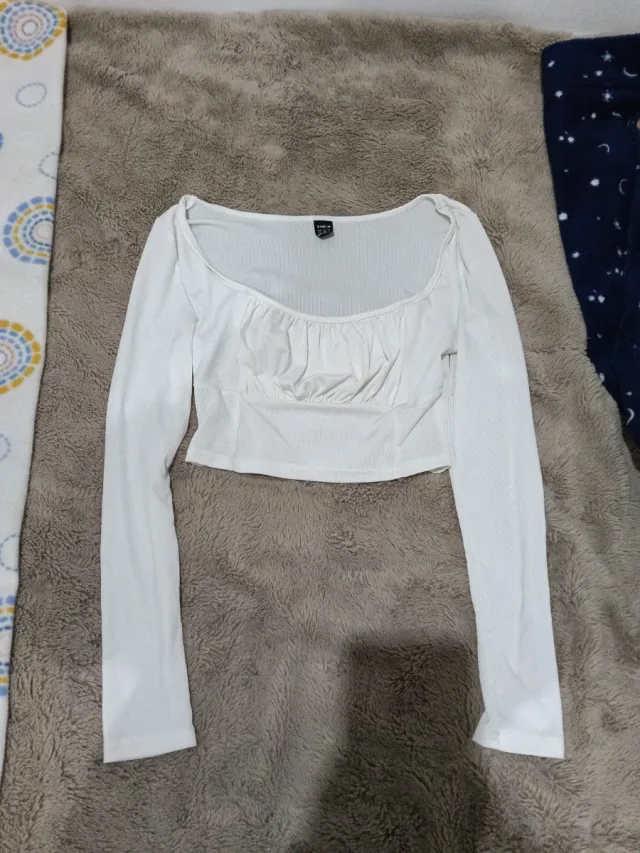 Top blanco Shein manga larga