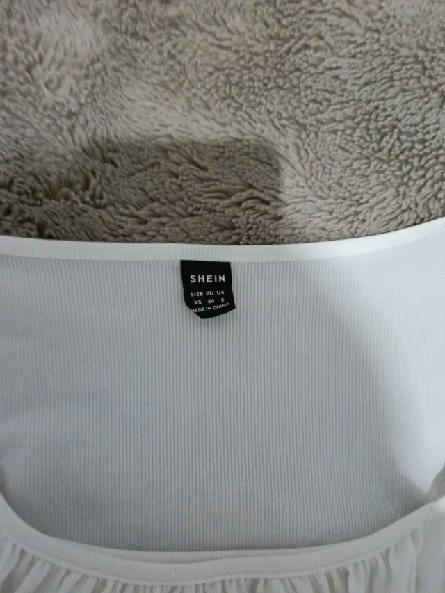 Top blanco Shein manga larga