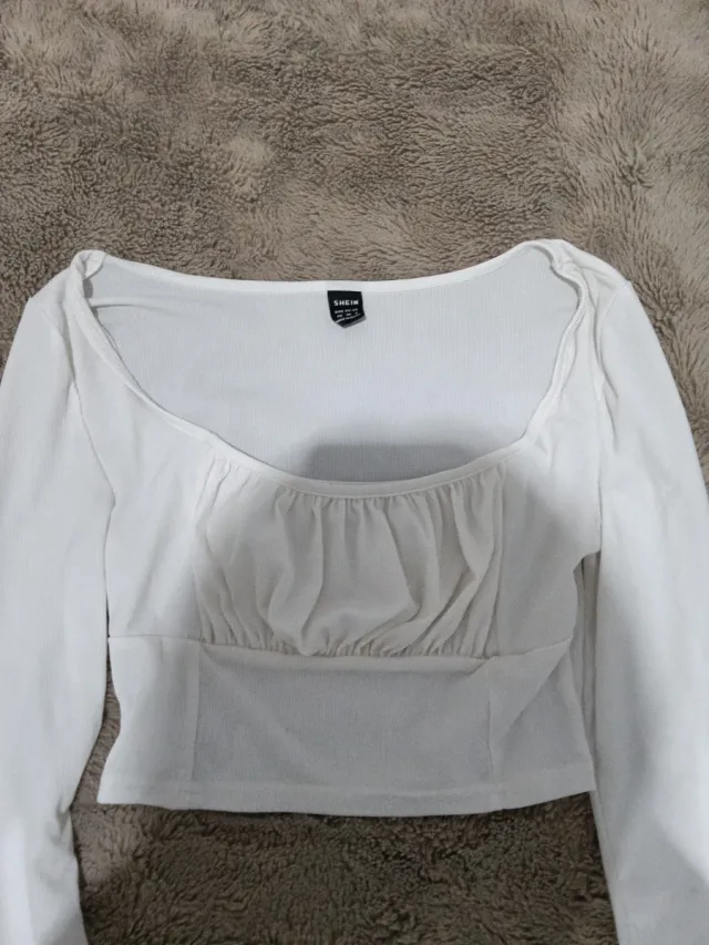Top blanco Shein manga larga