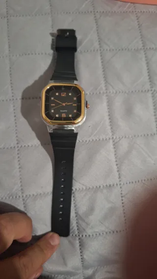 Orologio unisex quadrante multicolore. Mai usati