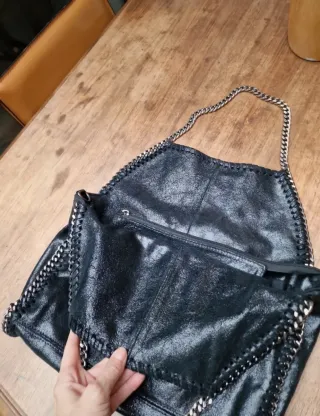 Bolso Piel Negro Brillante Cadena Plata