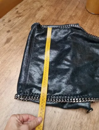 Bolso Piel Negro Brillante Cadena Plata