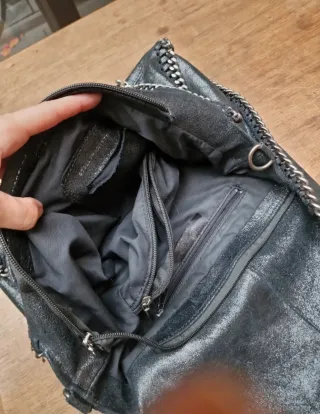 Bolso Piel Negro Brillante Cadena Plata