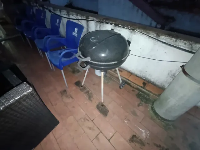 Barbacoa de carbón negra