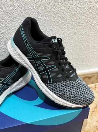 Zapatillas mujerASICS negras y turquesa GEL-EXAT 4