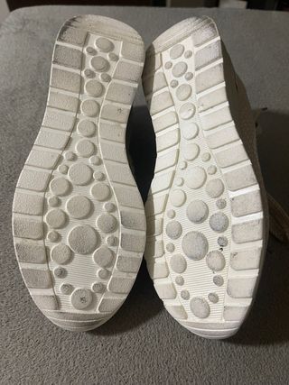 Tenis Desconflex beige dorado Talla 38