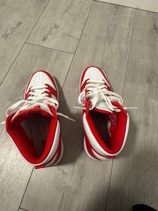 Nike Dunk High Rojo y Blanco