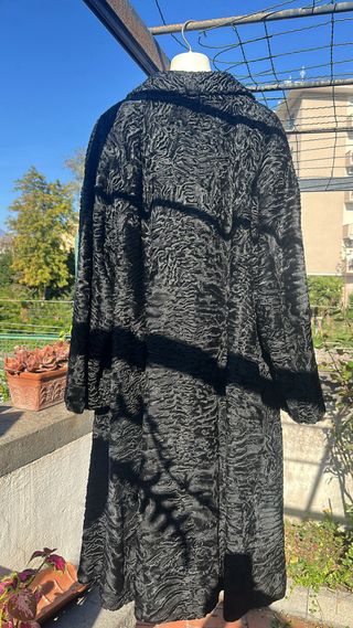 Cappotto lungo astrakan nero taglia 54