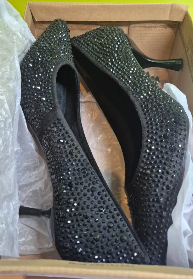 Zapatos de salón CORINA negros brillantes