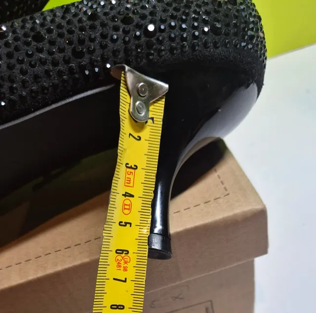 Zapatos de salón CORINA negros brillantes