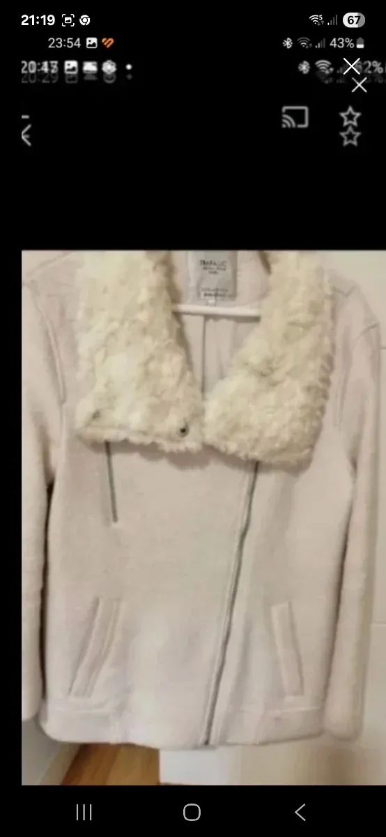 Abrigo corto  con cuello de pelo