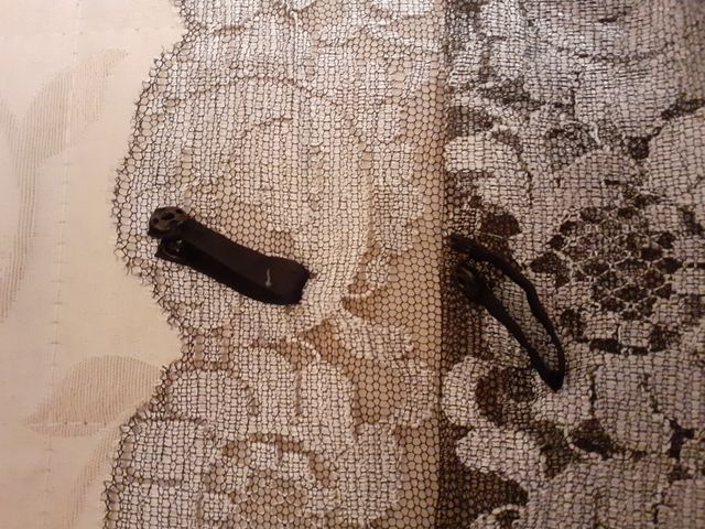 Scialle pizzo argento con frange nere