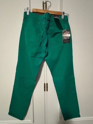 Pantalón pitillo verde Zara