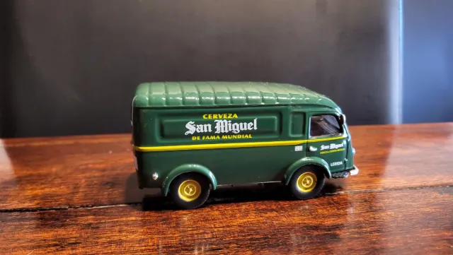 Furgoneta Renault San Miguel Cerveza